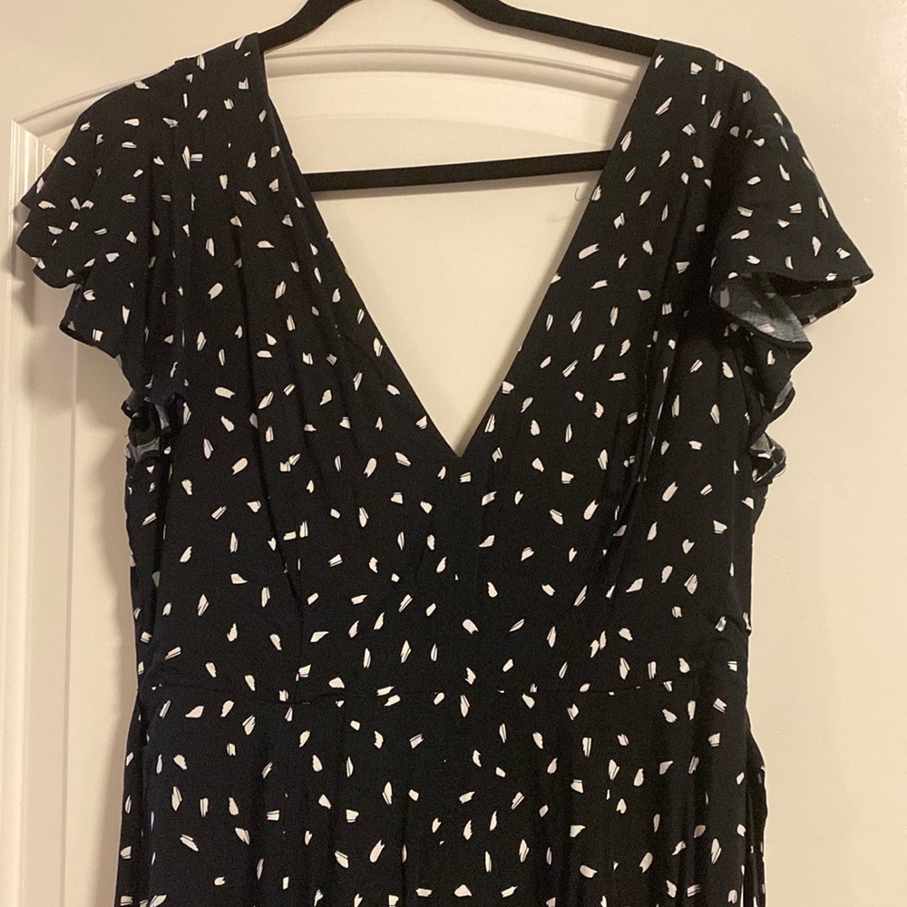 lulus jumpsuit  black with White size L